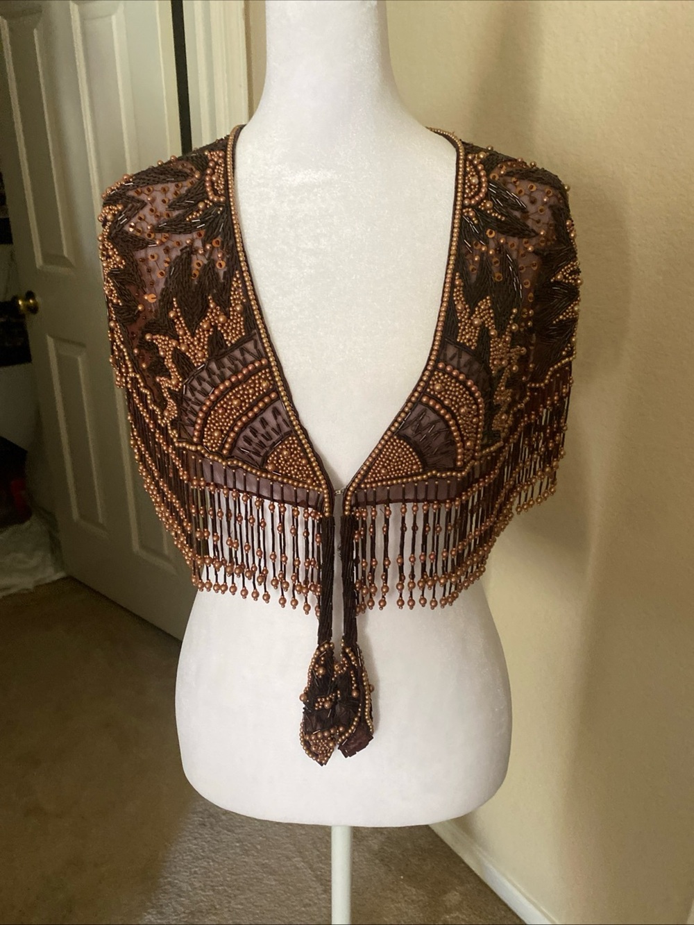 1920’s Hand beaded Brown Cropped Decorative Sweater Shrug 100% silk Gatsby